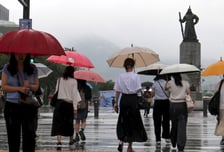 [오늘 날씨] "우산 챙겨야"…전국에 비 소식, 낮 최고 34도