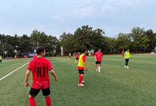 [현장+]"국회 파이팅, 처음 외쳐"…민주당·국힘 원팀 축구경기, 결과는
