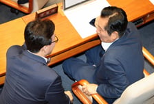 與 '대법관 퇴임 1개월전 후임 제청' 추진