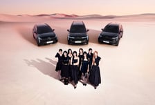 기아 'RV 3총사', 블랙에디션·연식변경 출시..하츠투하츠와 협업 음원도