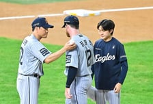 '한화 처참한 6억 외인' 피안타율 0.429-ERA 14.06... '토르 아닌 봄버맨일 줄이야'