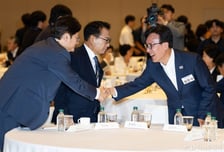 김민석 "민생, 민생, 민생"…장동혁 "실정·폭정 낱낱이 파헤쳐야"