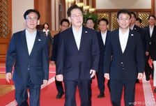 이재명 대통령 지지율 42%, '취임 후 최저'…부정 평가 첫 50%