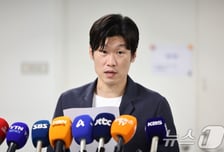 "암적인 폐습 모두 뜯어고쳐야" 무너질 대로 무너진 한국축구 신뢰, 어떻게 회복할 수 있을까 [창간 ③]