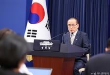 청와대 "북미 대화 재개 지원…한국 패싱되는 일 없도록 유의"