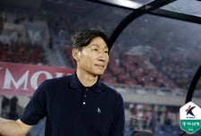 "학생이었다면 격려했지만, 이제는 프로다" 이영민 감독 쓴소리... '치명적 실수' 김현엽 향해 "스스로 극복해야"