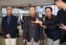 박정원 회장까지 네팔행…직원 구조 총력전 나선 두산