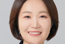 [프로필] 이소영 중기부 장관 후보자…"혁신국가 나가는 일에 헌신"