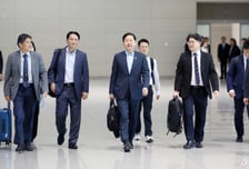 공항 출국장에 전해진 개각 소식…실행력 갖춘 '젊은 경제사령탑' 택했다