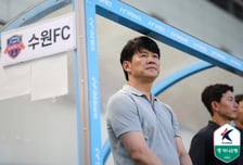 '역사적 700호골→다이렉트 퇴장' 델란 향해 박건하 감독 "일단 축하하지만..." [수원 현장]