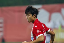 '18살 축구신동' 김예건, 입단 6일 만에 데뷔전→쐐기골 기점 '활약'... "11분이면 충분했다" 유럽무대 성공적 데뷔