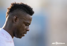 "게임·스마트폰이 축구 다 망쳤다" 희대의 악동 발로텔리, 적반하장 훈수 "요즘 애들 축구를 안 해"