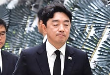 강훈식, 대법원장 부친상 "깊은 위로"...조희대 "감사마음 전해달라"