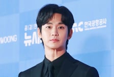 논란 벗은 김수현, 'TMA→AAA' 시상식 참석 확정…활동 박차