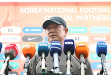 "예의가 아니라고 생각한다" 발끈한 이민성, 해외파 일부 제외 논란에 "미안한 마음 있지만..."