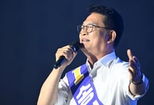 조국 "대통령 2심 유죄"에 송영길 "존재감 과시" 직격