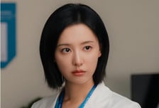 '닥터X' 김지원, 필모 사상 가장 센 변신…수술방의 미친 계