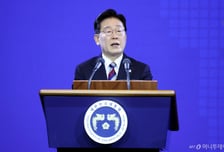 북미대화 가능성에…李대통령 "건설적 논의 여건 우리가 만들어 가야"