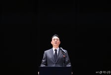 '워크아웃' 중앙일보, 공개입찰로 신주인수 M&amp;A 추진