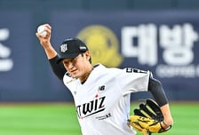 '고영표도 이런 날이' 8연패 한화에 '1회 5실점' 조기 강판→1년 2개월 만에 4회도 못 채웠다 [수원 현장]