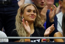 NBA '로드먼 딸' 향해 "누구 여친이지?" 말실수했다가 '방송사 곤욕'... "선수 여친 아니라 금메달리스트라고!"