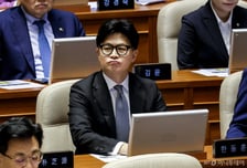 SNS로 김승원 하루 13번 저격한 한동훈...野 내 존재감 끌어올린다