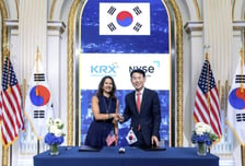 정은보 KRX 이사장 뉴욕서 투자자 로드쇼…NYSE와 MOU도 체결