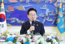 李대통령, 시민단체 인사들 靑 초청…노동계 이어 '진보층 끌어안기'