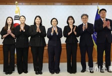 정부, '스포츠 비전 2030' 발표→2기 스포츠정책위 출범 "체육으로 인한 선순환 생태계 구축"