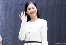 "무조건 치마 입혀라"...오마이걸 미미, 울었던 이유