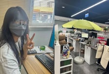 "출근하면 늙는 것 같아" 사무실서 양산·선캡까지...'오피스 노화' 공포