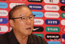 "단장인데 뭘 해야 할지 몰랐다" 박항서, 축구협회 작심 비판... "너무 교만했고 카르텔 있었다"