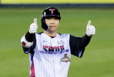 'LG 날벼락' 문보경 허리 불편으로 선발 제외→'슬럼프' 문정빈도 OUT! 오지환·천성호 IN