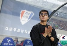 루이스·페신 '외인 듀오' 쾅쾅! 수원, 충남아산 2-0 완파 '선두 질주'... 성남은 김포 꺾고 '반등 신호탄' (종합)