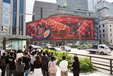 "신세계 명동 본점이 외국인 소비 흡수, 목표가 68만원"