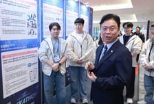 노동장관 "삼성전자 노조 N% 성과급 요구, 새 지침대로라면 불법"