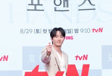 '포핸즈' 이준영, 송강 또 제쳤다...2주 연속 출연자 화제성 1위 [iZE 포커스]
