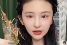 24세 먹방 인플루언서 돌연사..."억지로 토했더니" 사흘 전 영상서 한 말