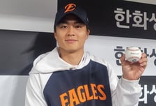 '1.3억 한화 에이스' 이젠 적으로 만난다, 왕옌청 "(문)현빈이가 제 공 치고 싶어하던데"