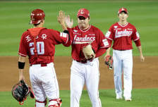'와' KBO 역대 첫 번째 기록 나왔다! 이런 에이스가 계속 불펜이었다니... 데뷔 첫 선발승 감격, 이숭용 SSG 감독은 '200승' [잠실 현장리뷰]