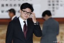 한동훈 "검찰로부터 자료 받은 적 없다…김민석 허위사실 고발"