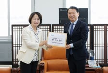 추미애 "큰일났다"…이광재 국회 예결위원장 만나 국비 증액 요청