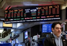 "S&amp;P500지수 올해 8천" 월가 전망 상향…"AI 인프라 덕에 쑥쑥"