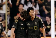 슈팅만 무려 8번! 손흥민, 美친 맹폭에도 '야속한 골대 불운'... LAFC, 뉴욕에 2-0 '7경기만 승리'