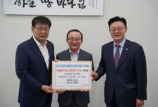 국회 찾은 김덕현 연천군수…"동물보호법 개정안 신속 추진돼야"