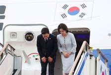 되돌아오는 네팔 긴급구호대...이 대통령 "실종자 가족 의사 경청하라"
