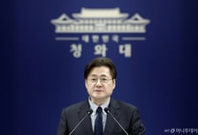 홍익표 靑 수석, 용혜인 장관 후보 논란에 "예민하게 바라보고 있어"