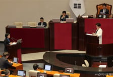 이언주 "적자 K배터리 직접 지원 필요…혈세로 中전기차만 도와서야"