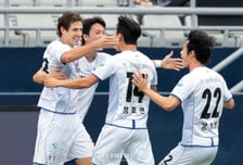 이정효 승격이 보인다 '1위 vs 2위' 외나무다리 승자는 수원! 서울이랜드 1-0 꺾고 '2위와 7점 차' 선두 질주 [목동 현장]