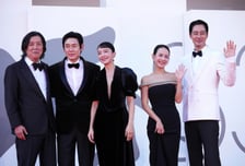 이창동 '가능한 사랑' 베니스 심사위원대상..."영화로 계속 질문할 것"